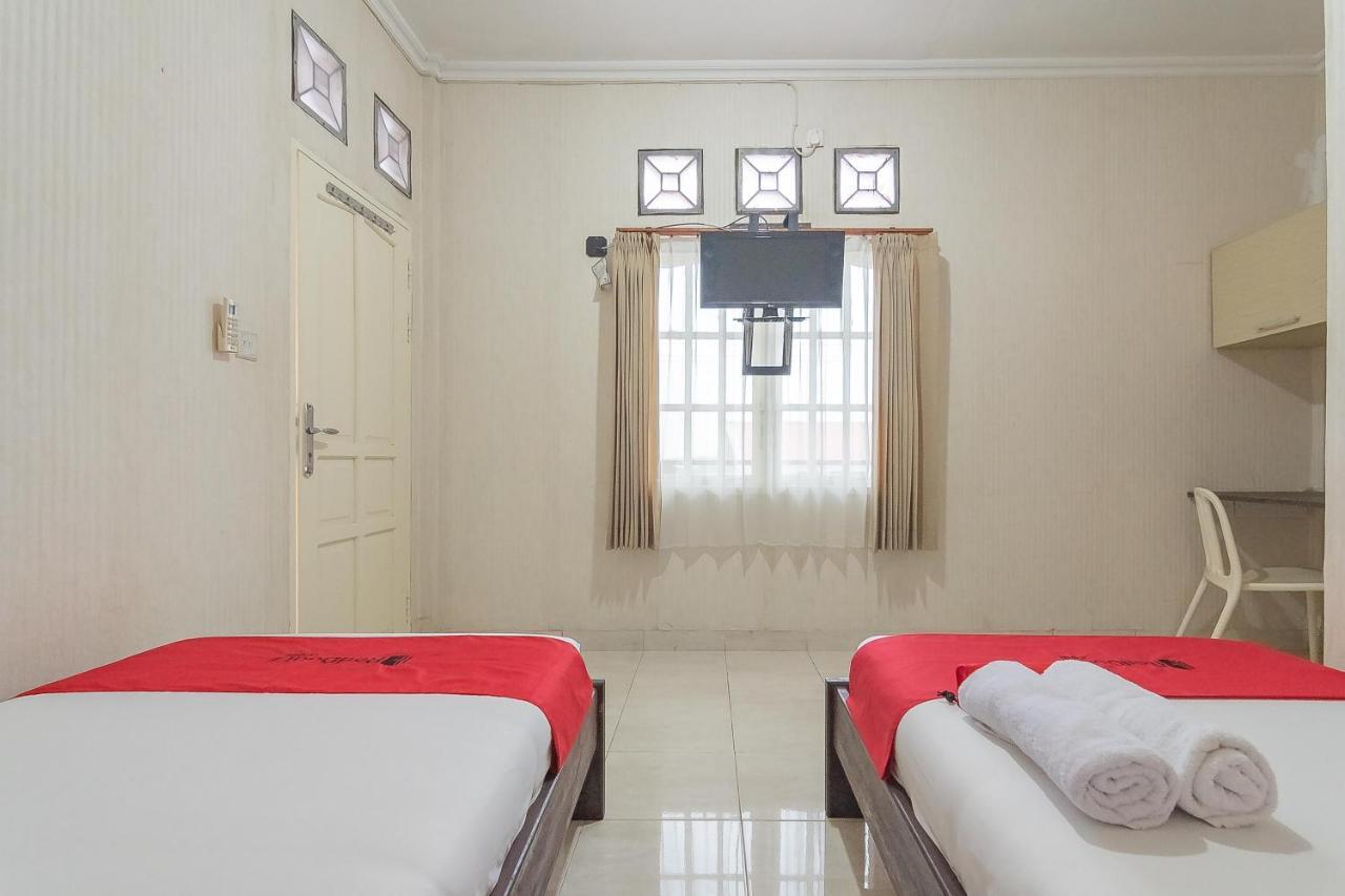 Hotel Reddoorz Syariah Near Terminal Batu Ampar 2 Balikpapan  Esterno foto