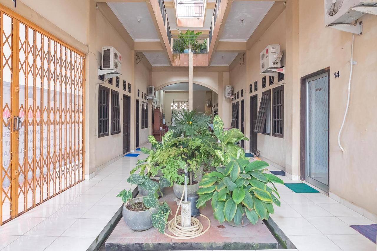 Hotel Reddoorz Syariah Near Terminal Batu Ampar 2 Balikpapan  Esterno foto