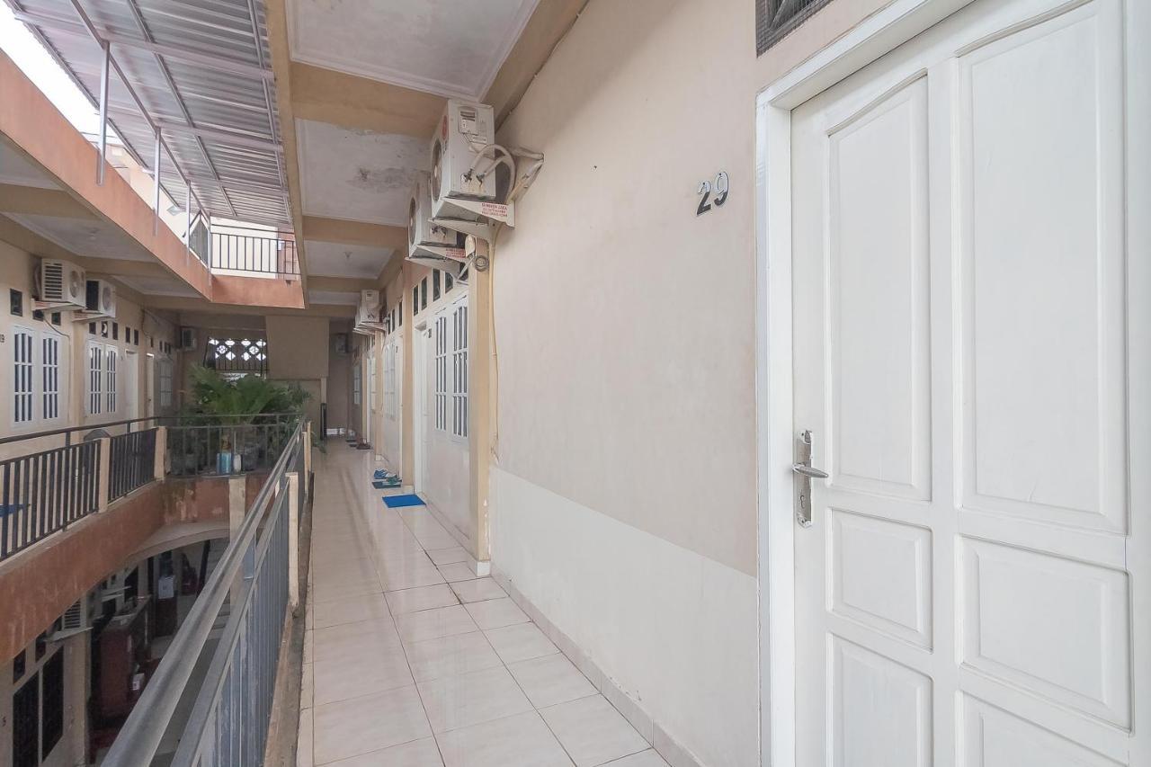 Hotel Reddoorz Syariah Near Terminal Batu Ampar 2 Balikpapan  Esterno foto