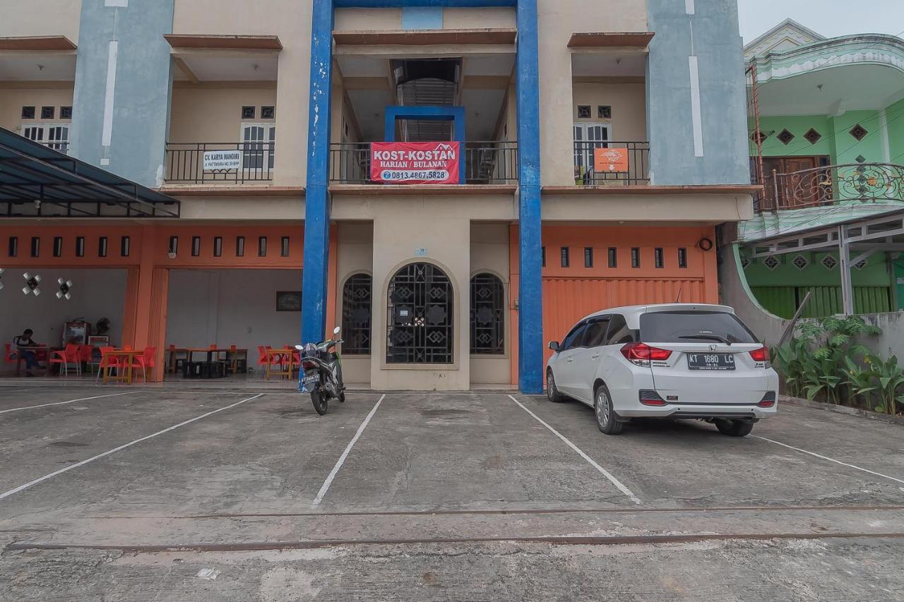 Hotel Reddoorz Syariah Near Terminal Batu Ampar 2 Balikpapan  Esterno foto