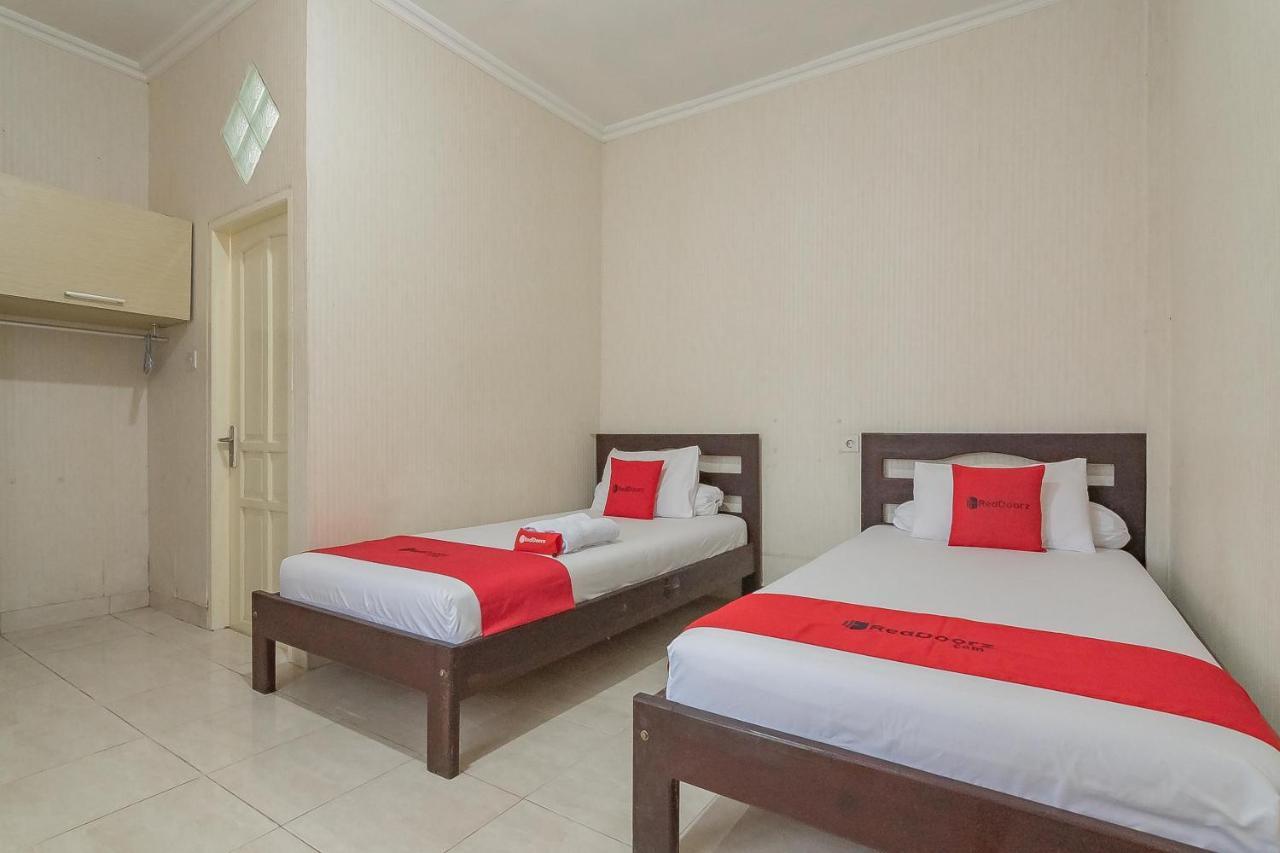 Hotel Reddoorz Syariah Near Terminal Batu Ampar 2 Balikpapan  Esterno foto